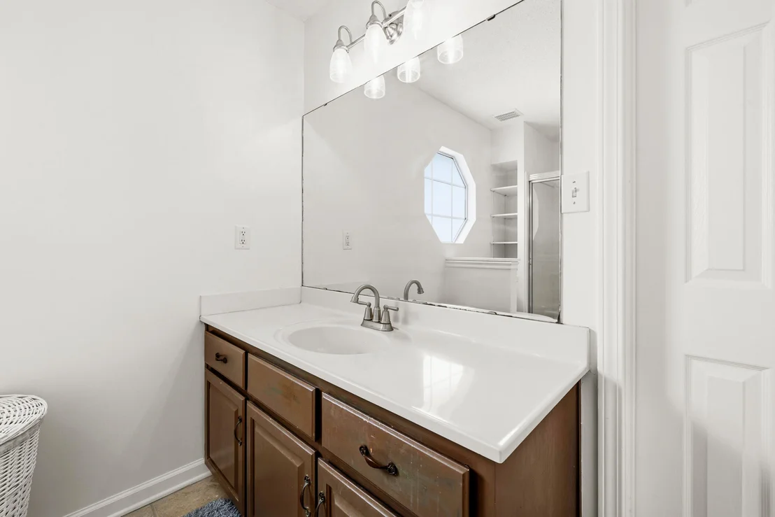 Photo of 610 W Lynn Brook