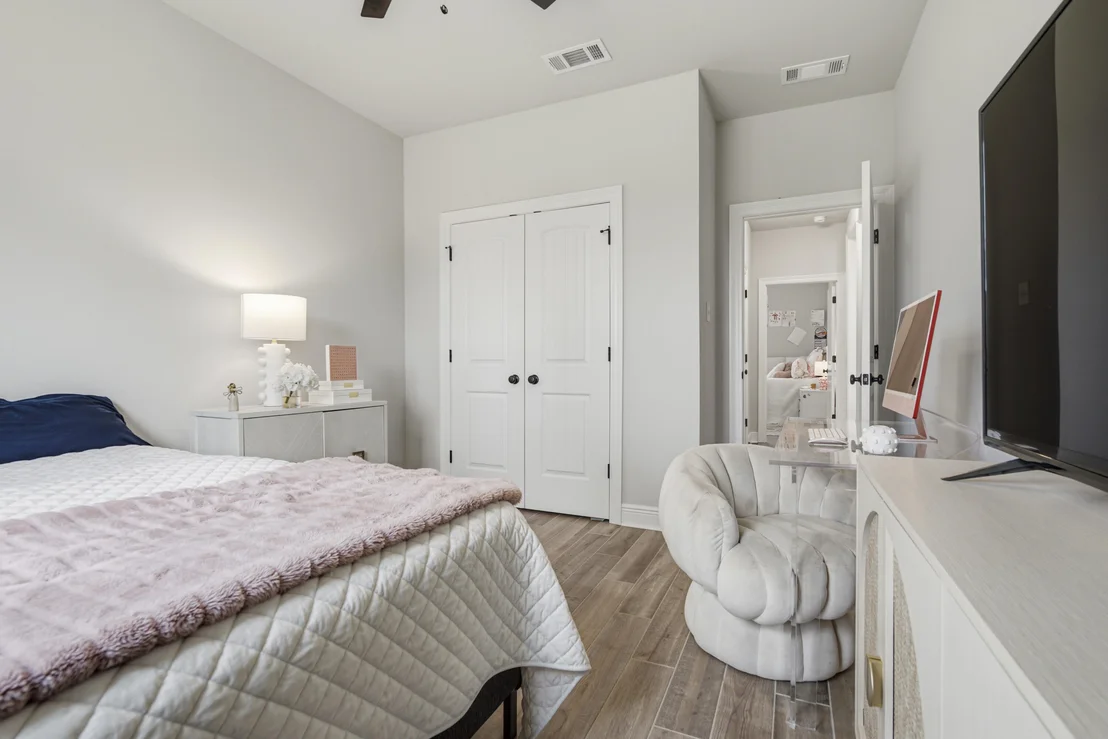 Photo of 395 Constellation Avenue