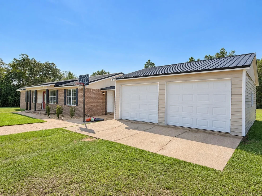 Photo of 3162 James Kennedy Road