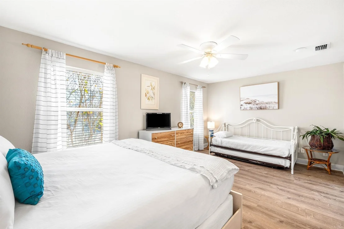 Photo of 4430 Ocean View Drive