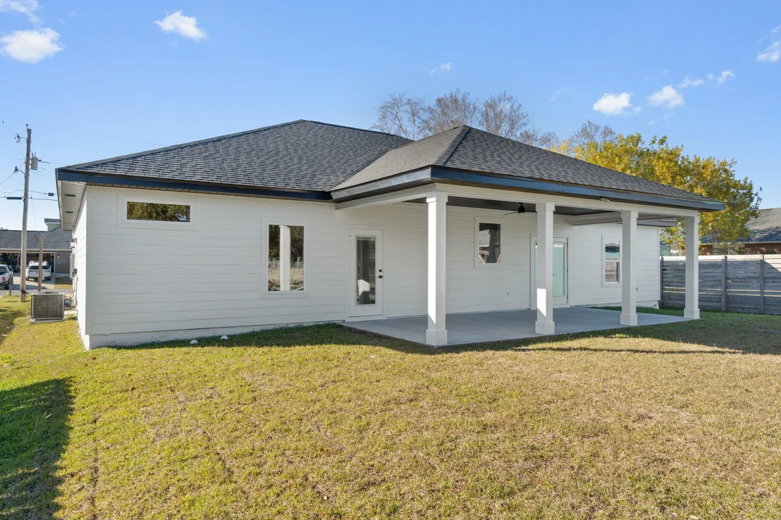 Photo of 1370 Central Parkway