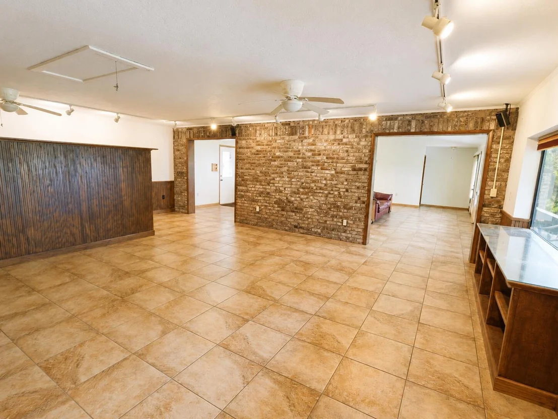 Photo of 140 Chippewa Drive