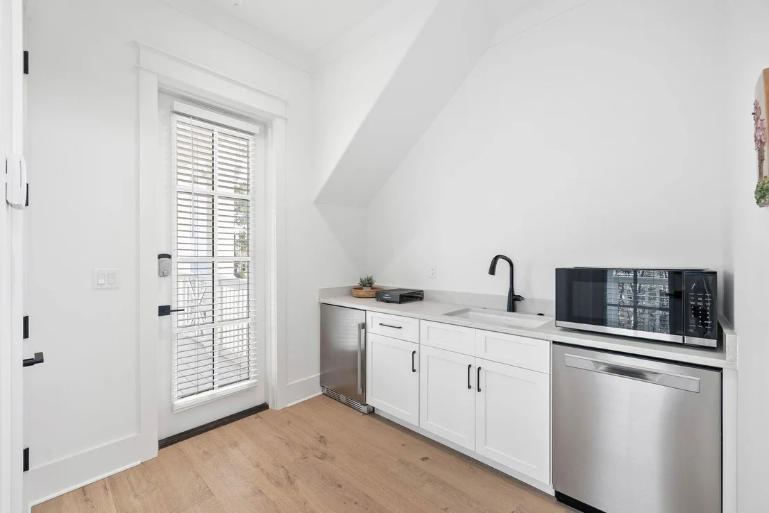 Photo of 42 Grande Pointe Circle