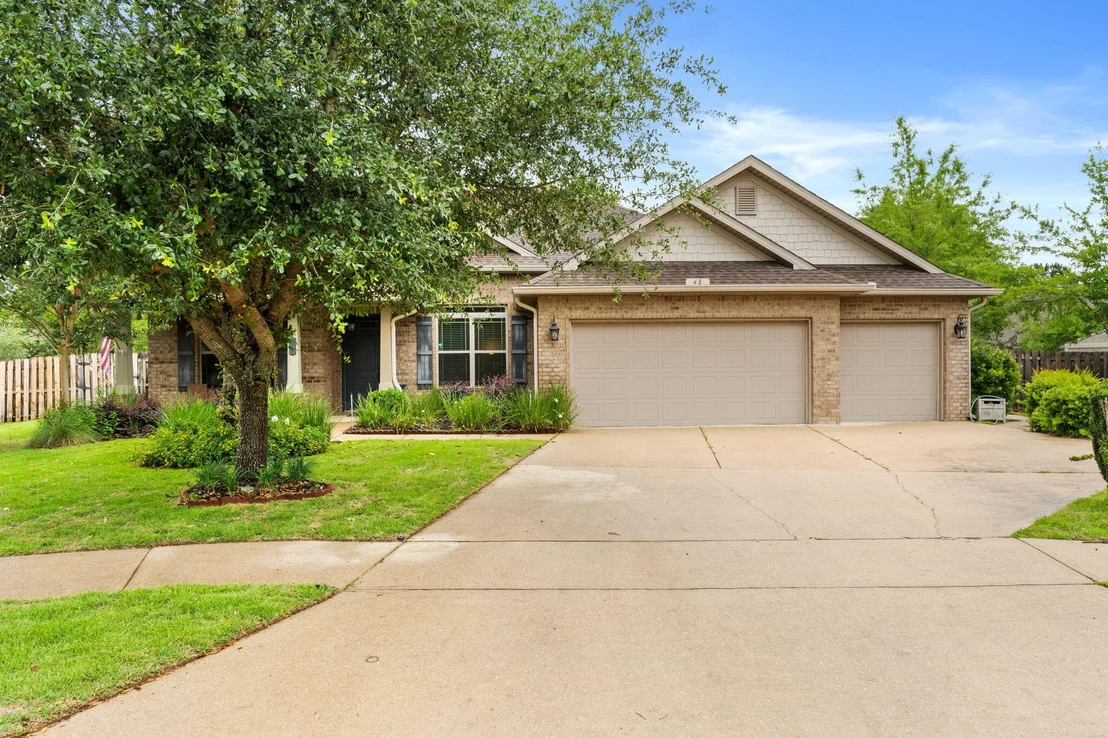 Photo of 48 Madiera Drive