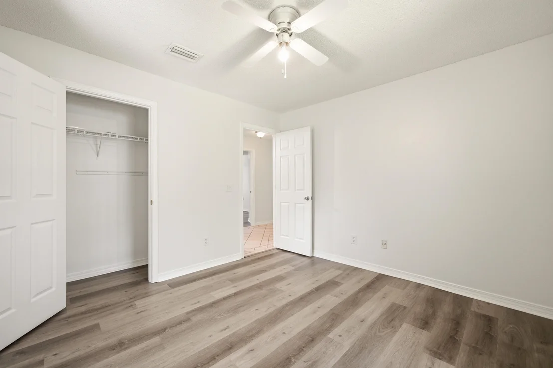 Photo of 2016 Candlewood Drive