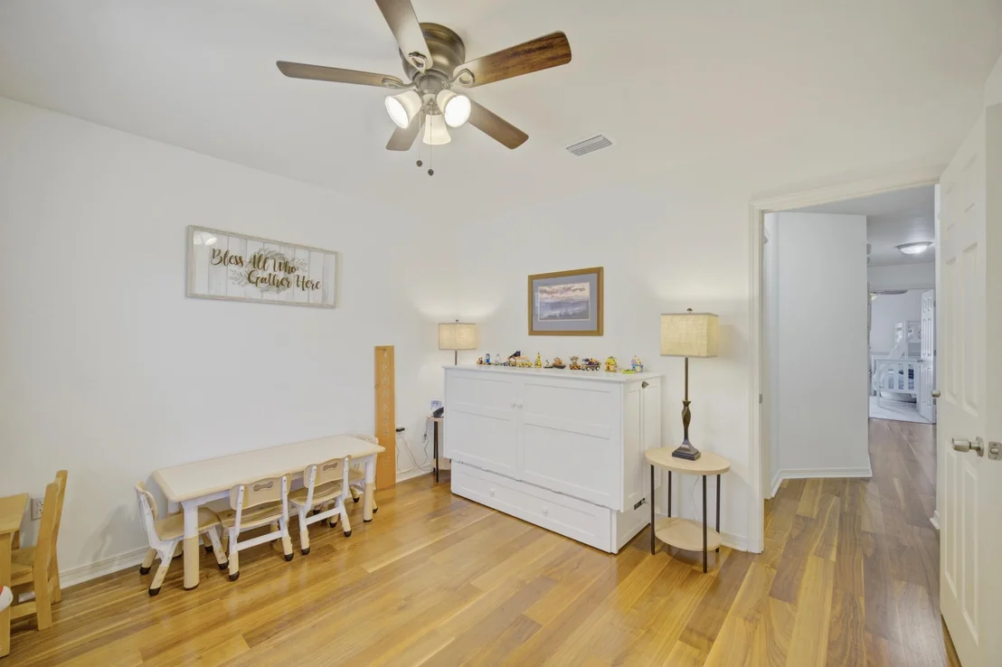 Photo of 346 Louise Circle