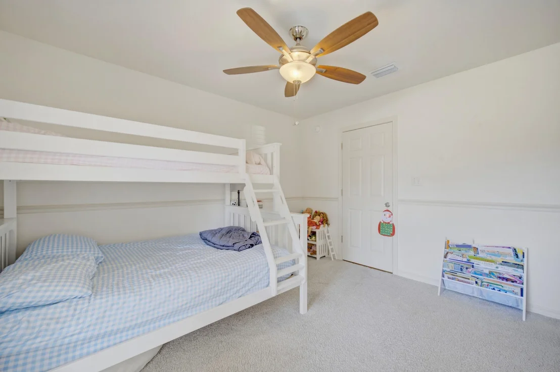 Photo of 346 Louise Circle