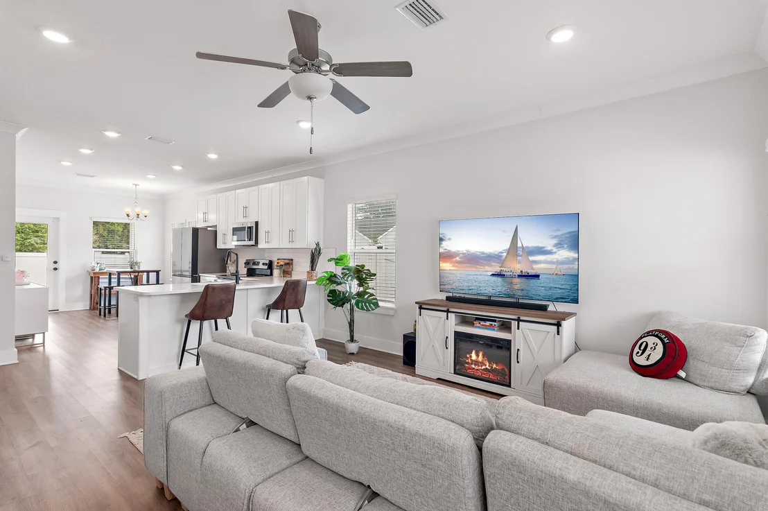Photo of 8 Alexander Way