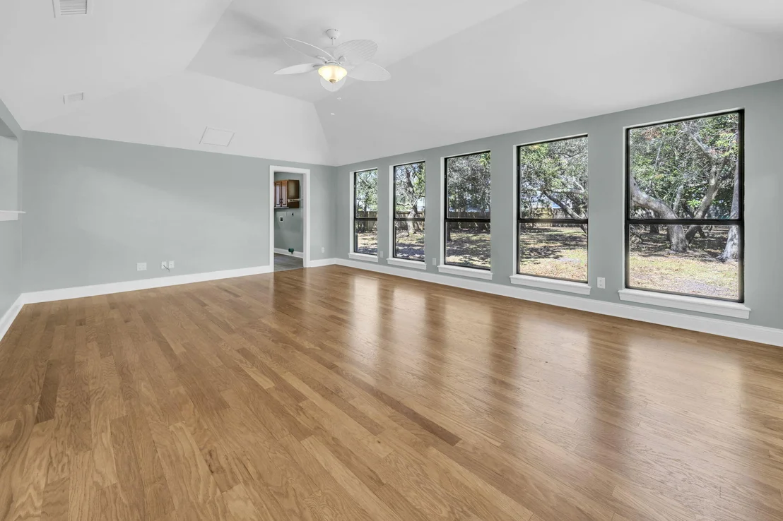 Photo of 845 N Lakeside Drive