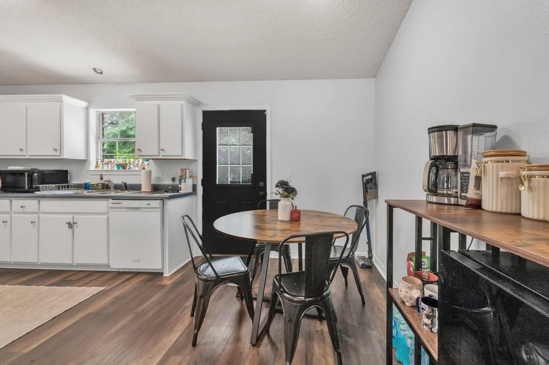 Photo of 5246 Sewell Road