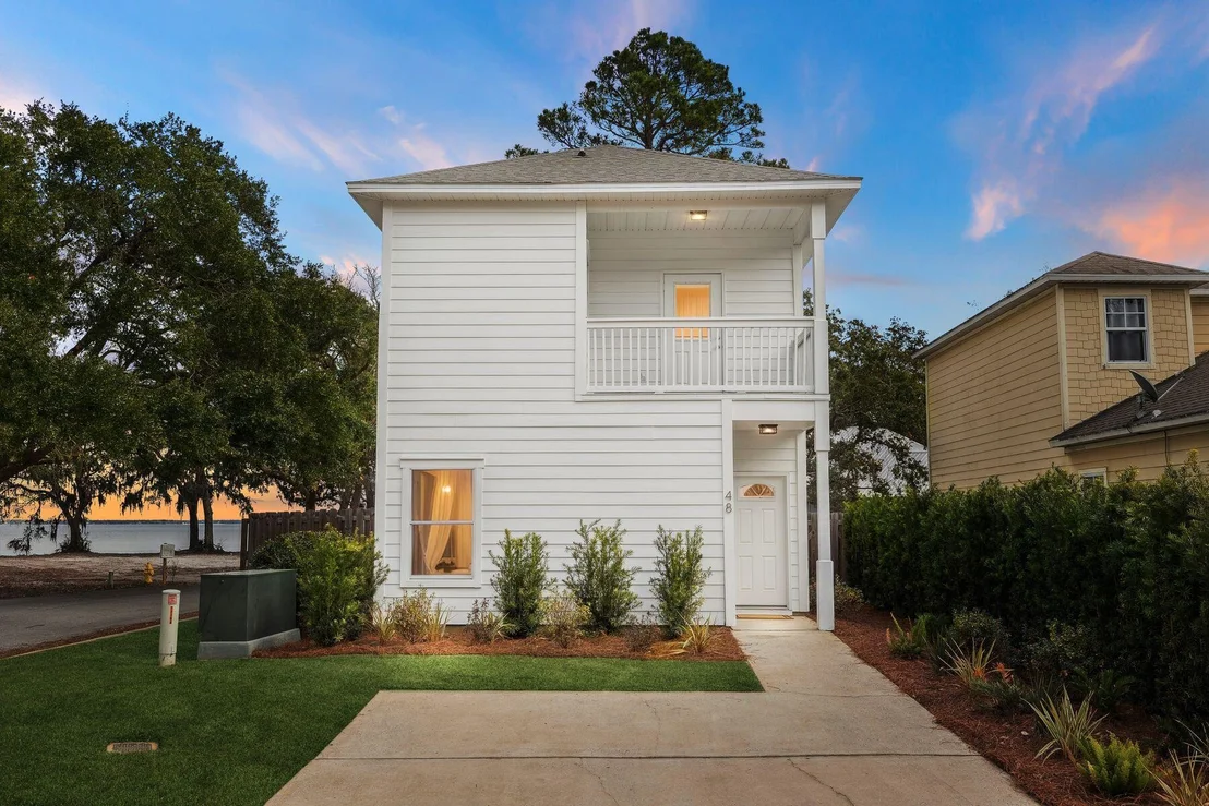 Photo of 48 Pine Tree Way