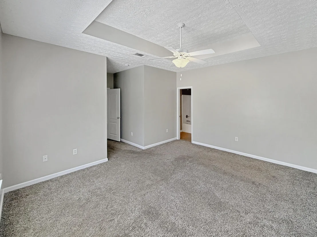 Photo of 2490 S Lakeview Drive
