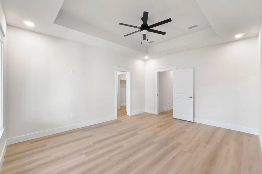 Photo of 1370 Central Parkway