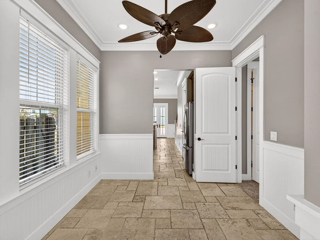 Photo of 328 Madison Circle