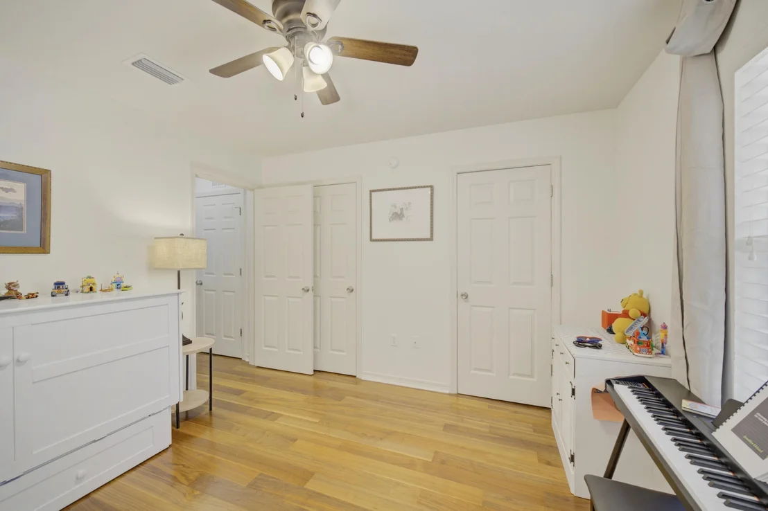 Photo of 346 Louise Circle
