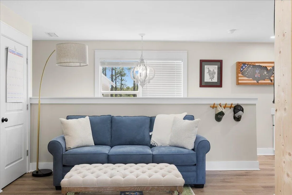 Photo of 103 W Bayou Forest Drive