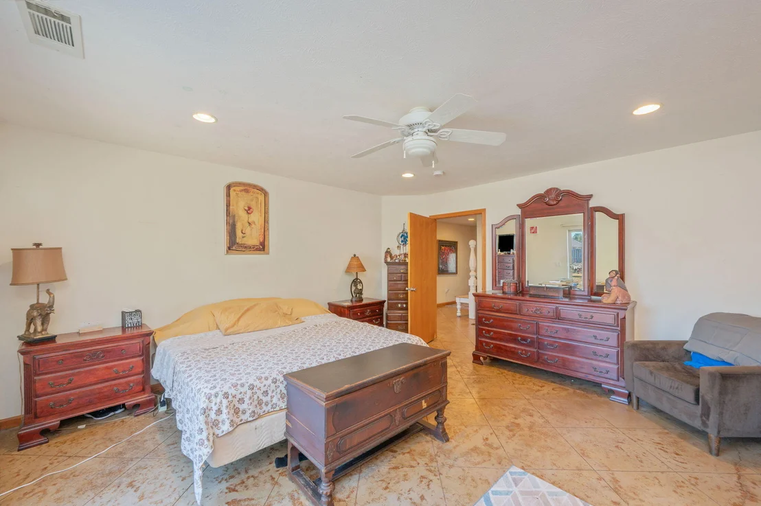 Photo of 2524 Lincoln Road