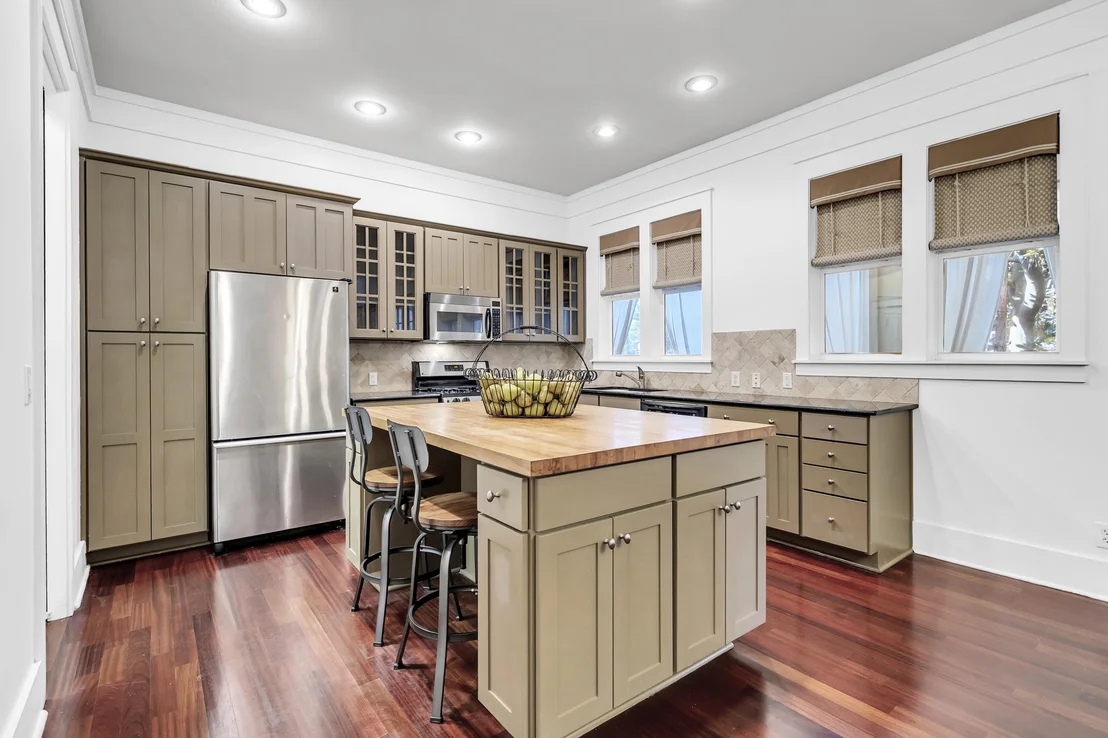 Photo of 1303 Laurel Way