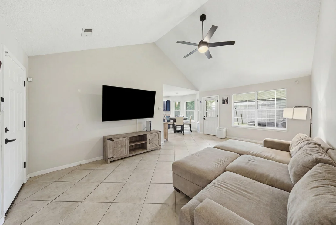 Photo of 2144 Estate Circle