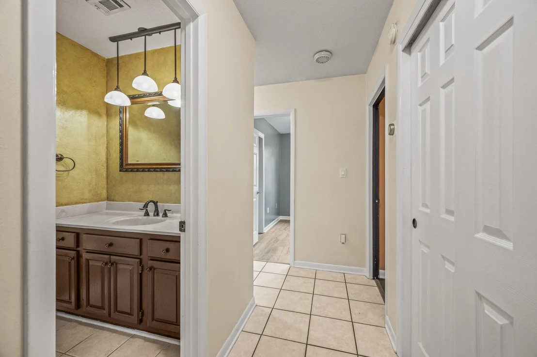 Photo of 3 NE Windsor Lane