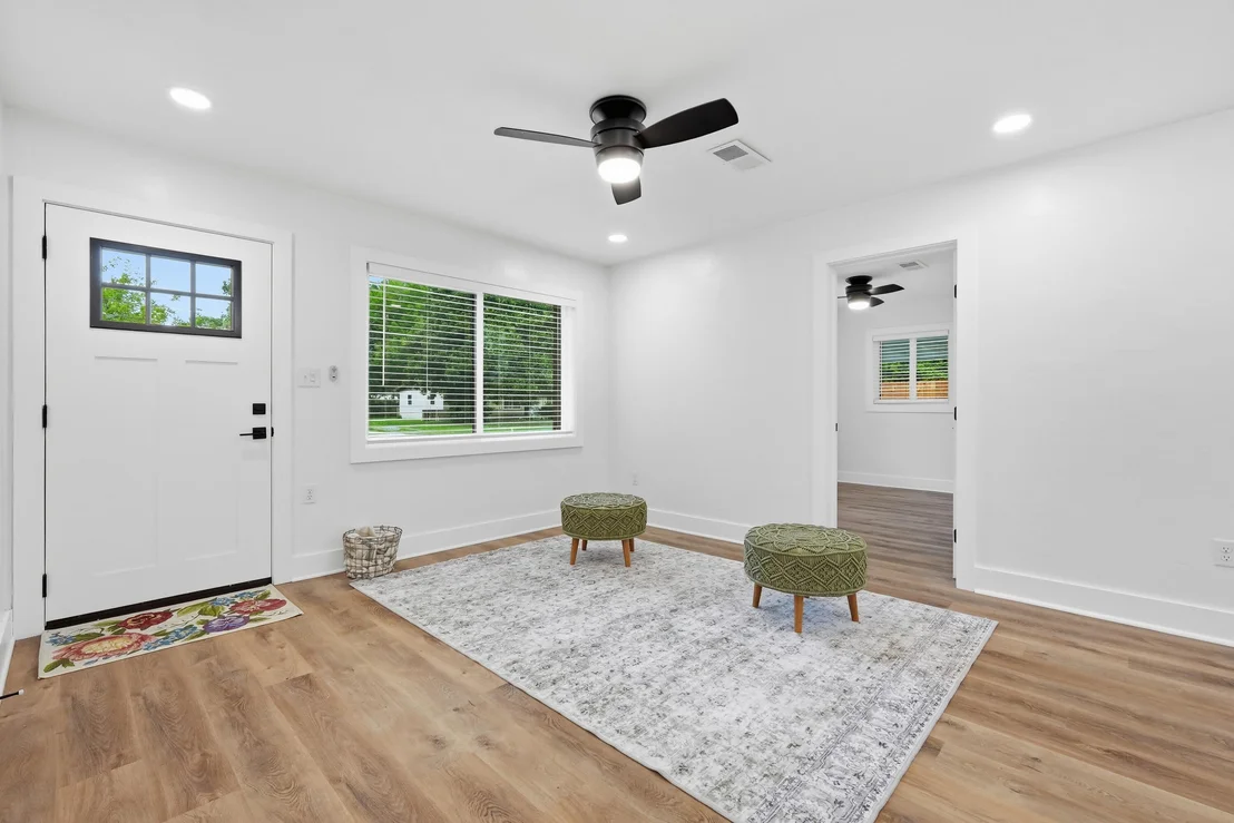 Photo of 640 Cornwall Terrace
