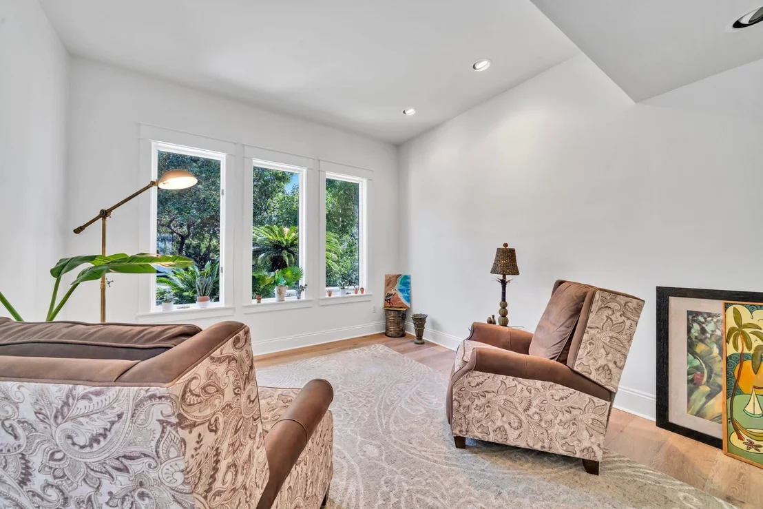 Photo of 458 Parish Boulevard