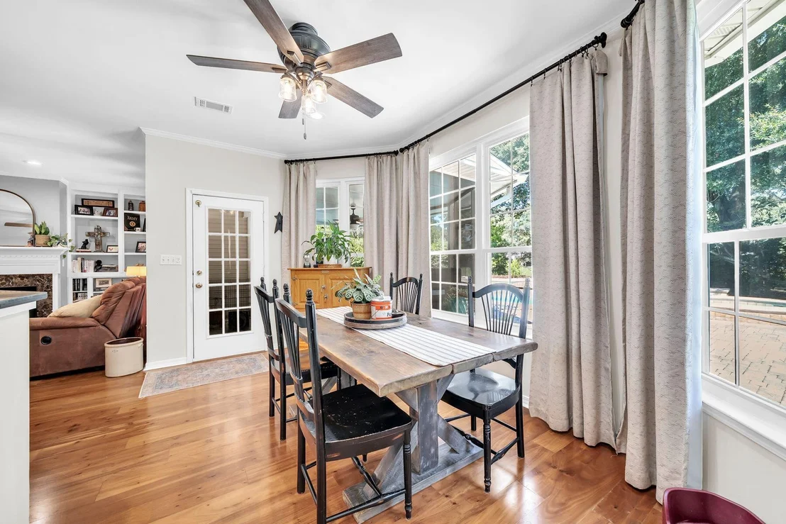Photo of 4423 Windlake Drive