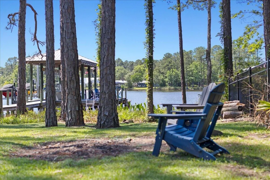 Photo of 103 W Bayou Forest Drive