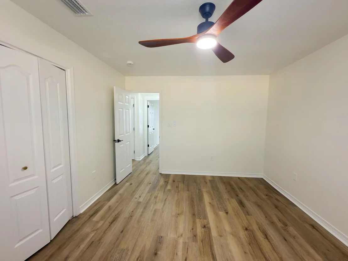 Photo of 6121 Robin Road