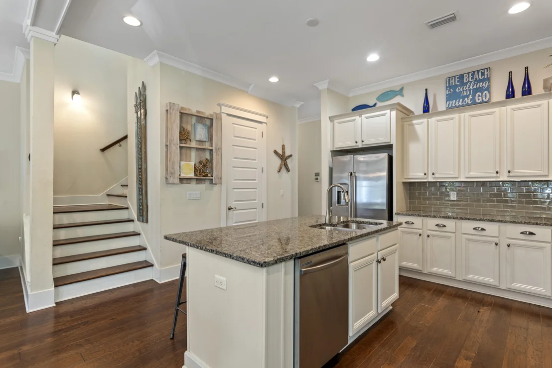Photo of 470 Gulfview Circle