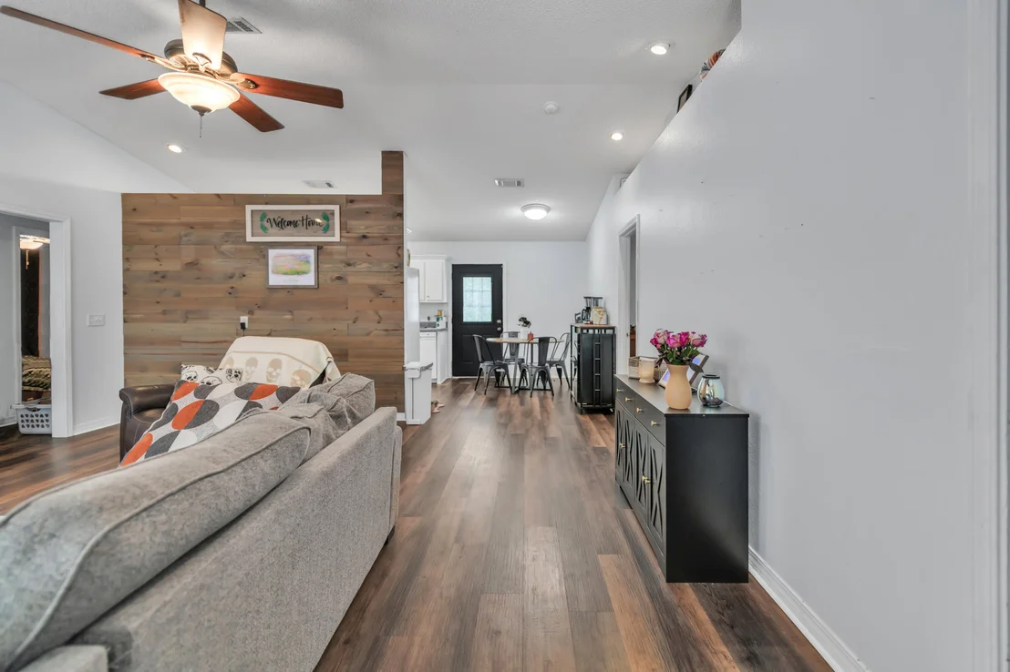 Photo of 5246 Sewell Road