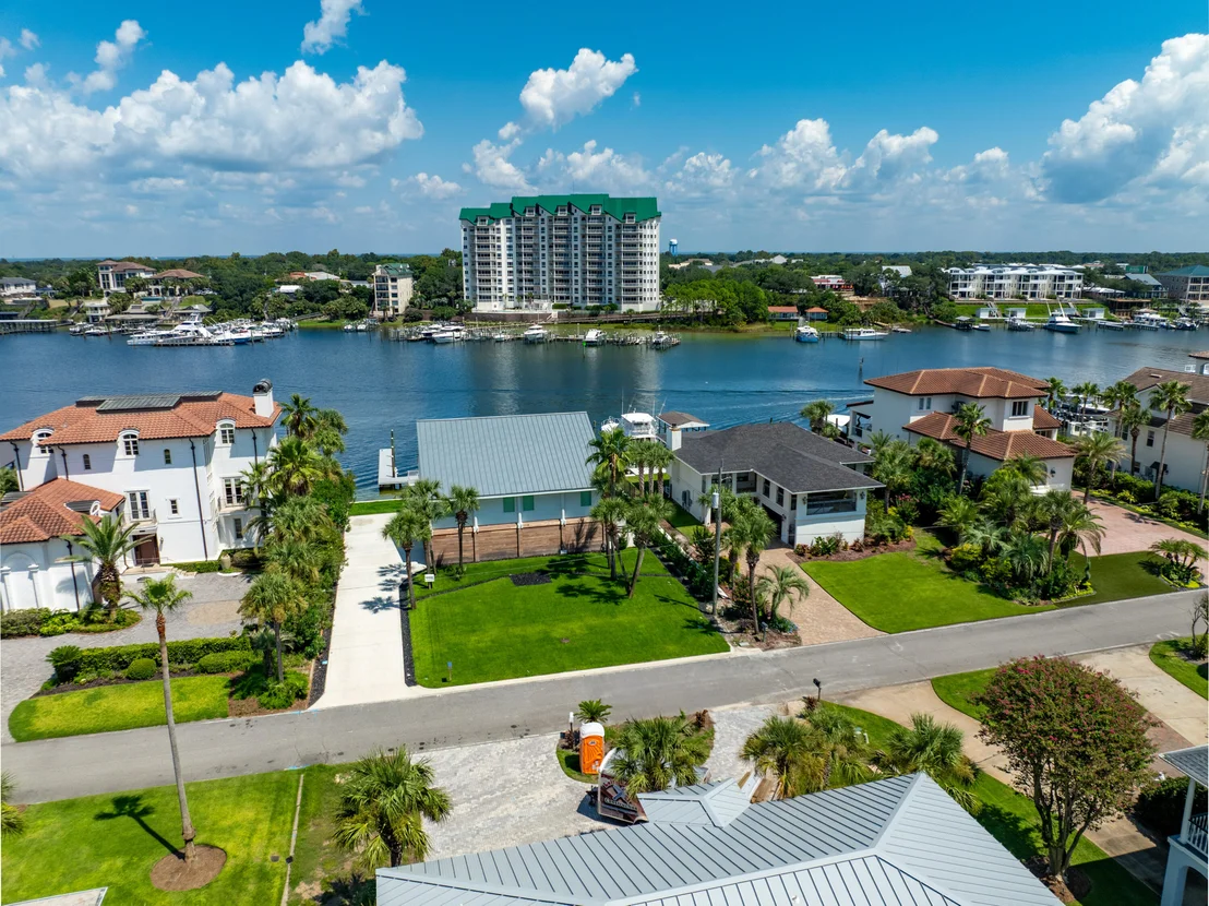 Photo of 611 Lagoon Drive