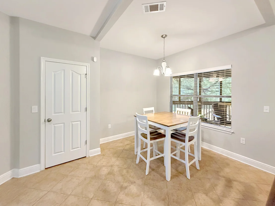 Photo of 616 Red Fern Road
