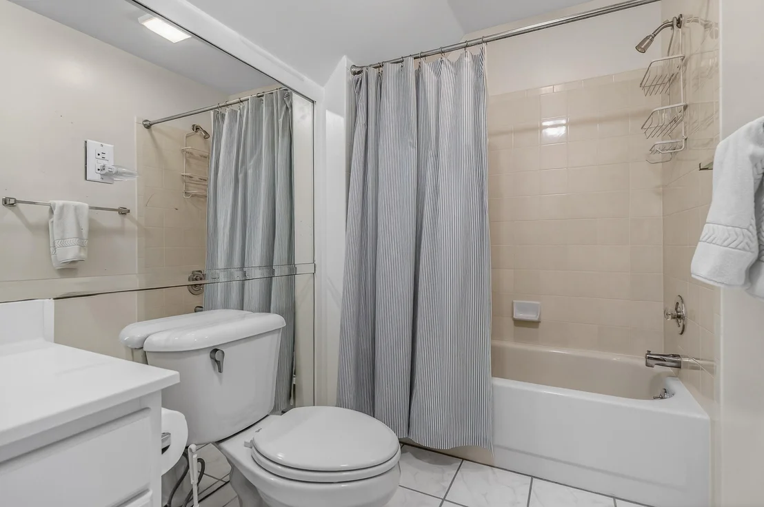 Photo of 186 Bayshore Drive