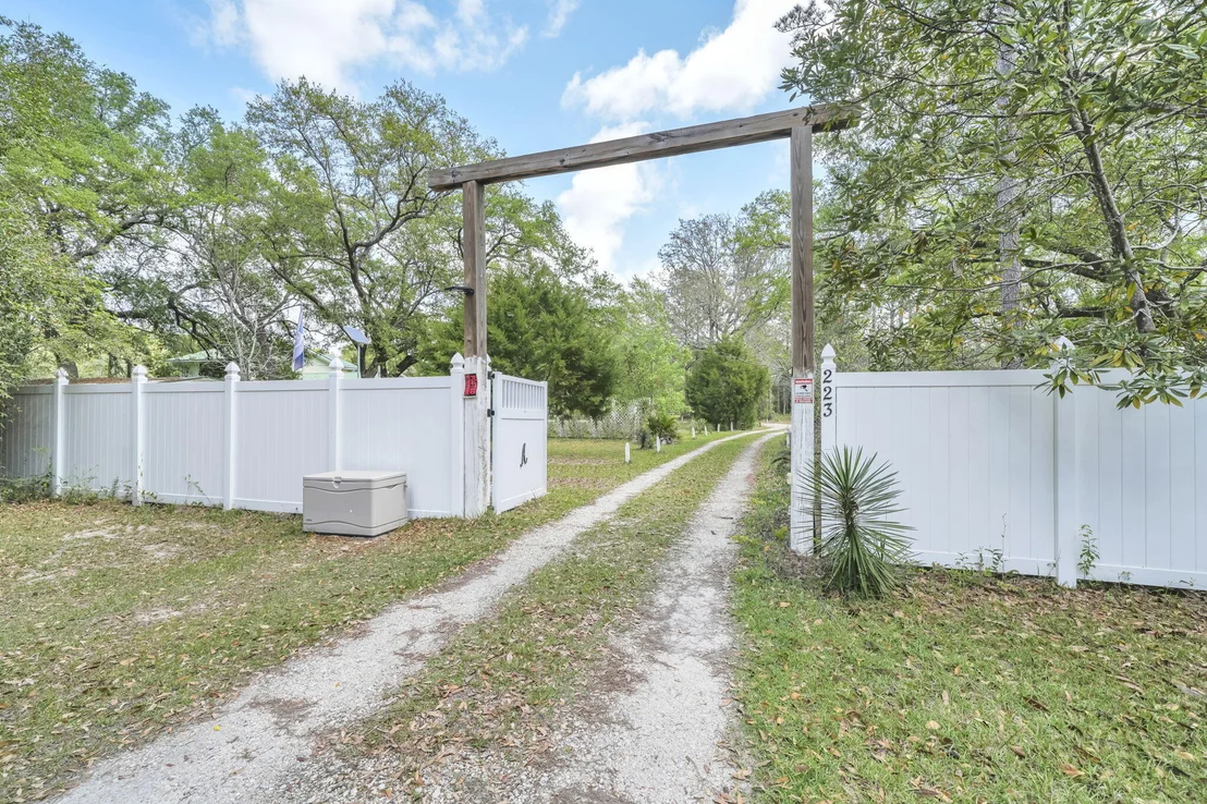 Photo of 223 Altman Road