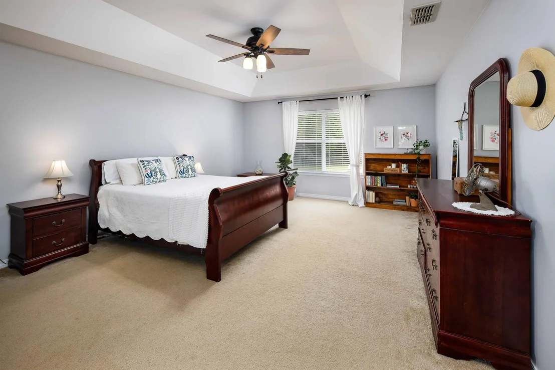 Photo of 2400 Crescent Road