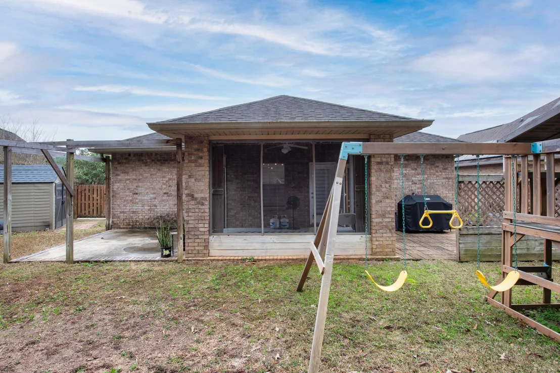Photo of 653 Red Fern Road
