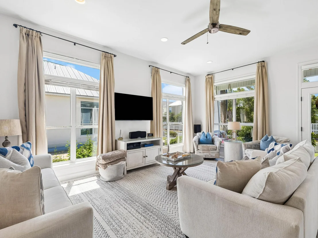 Photo of 351 Maravilla Drive