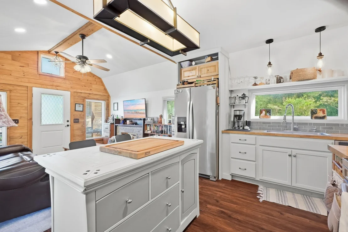 Photo of 348 Eucalyptus Avenue