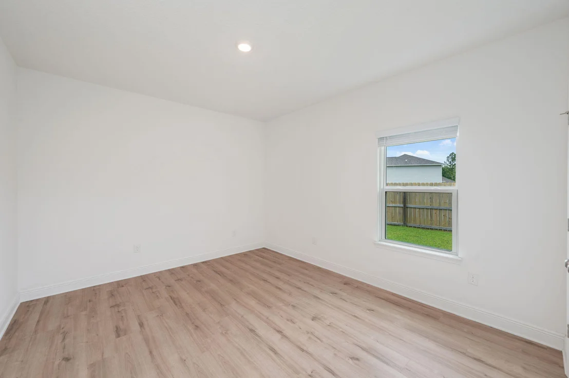 Photo of 15 E Oak Trees Lane