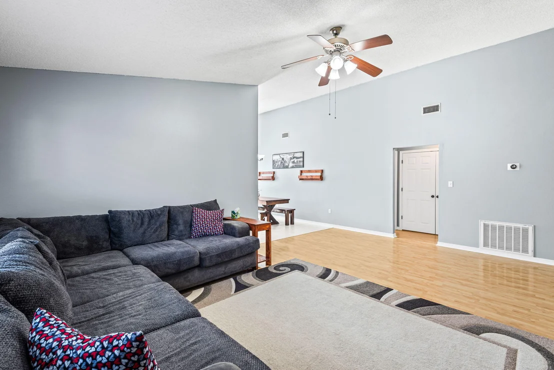 Photo of 560 Rough Leaf Lane