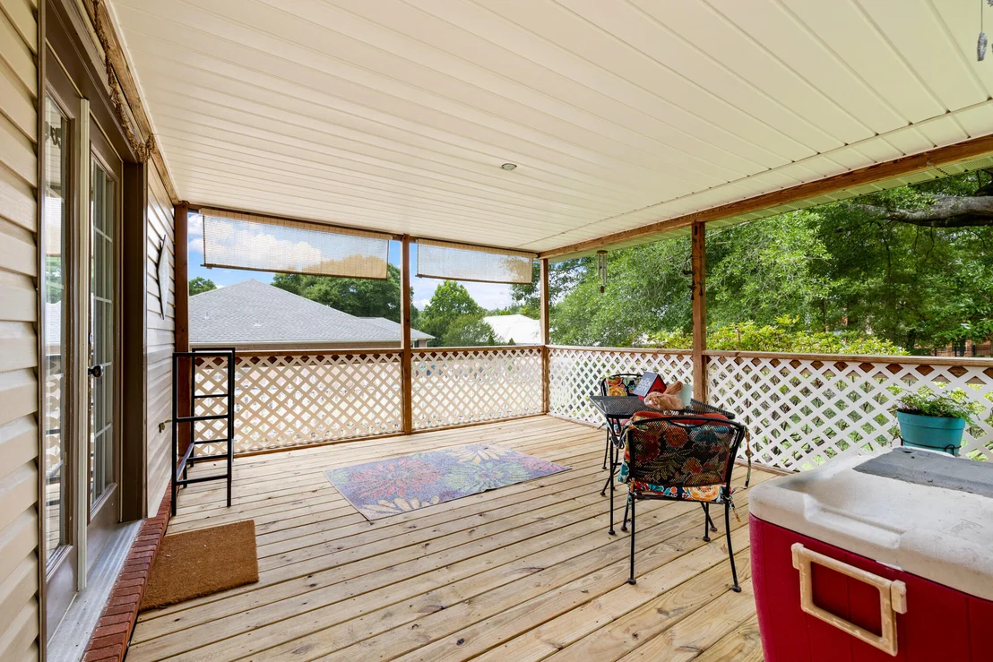 Photo of 610 W Lynn Brook