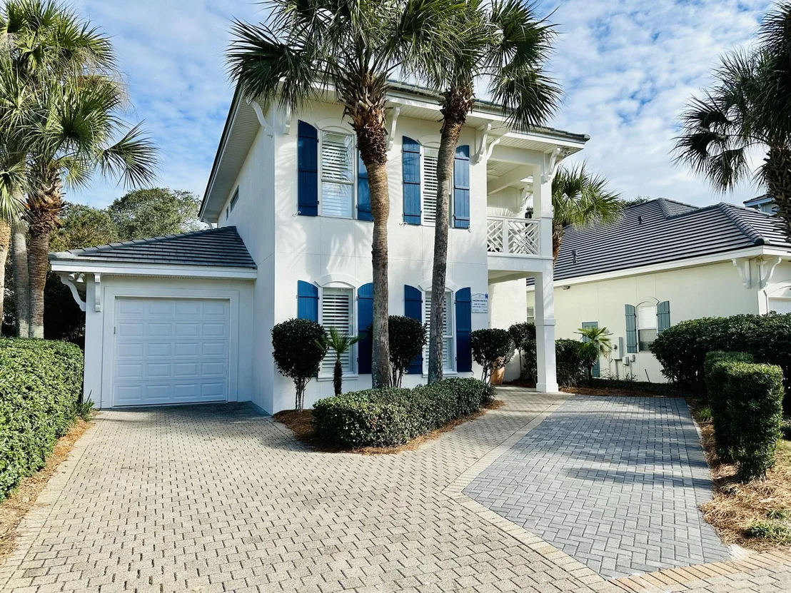 Photo of 130 Cayman Cove