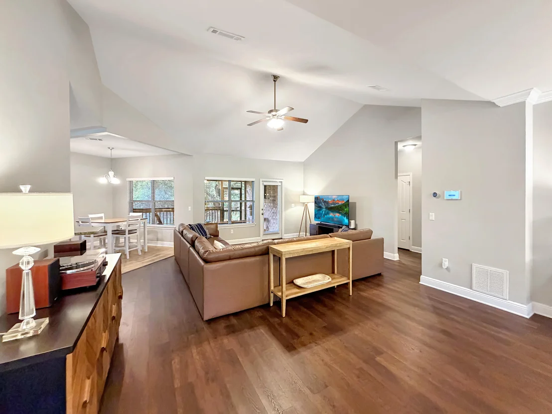 Photo of 616 Red Fern Road