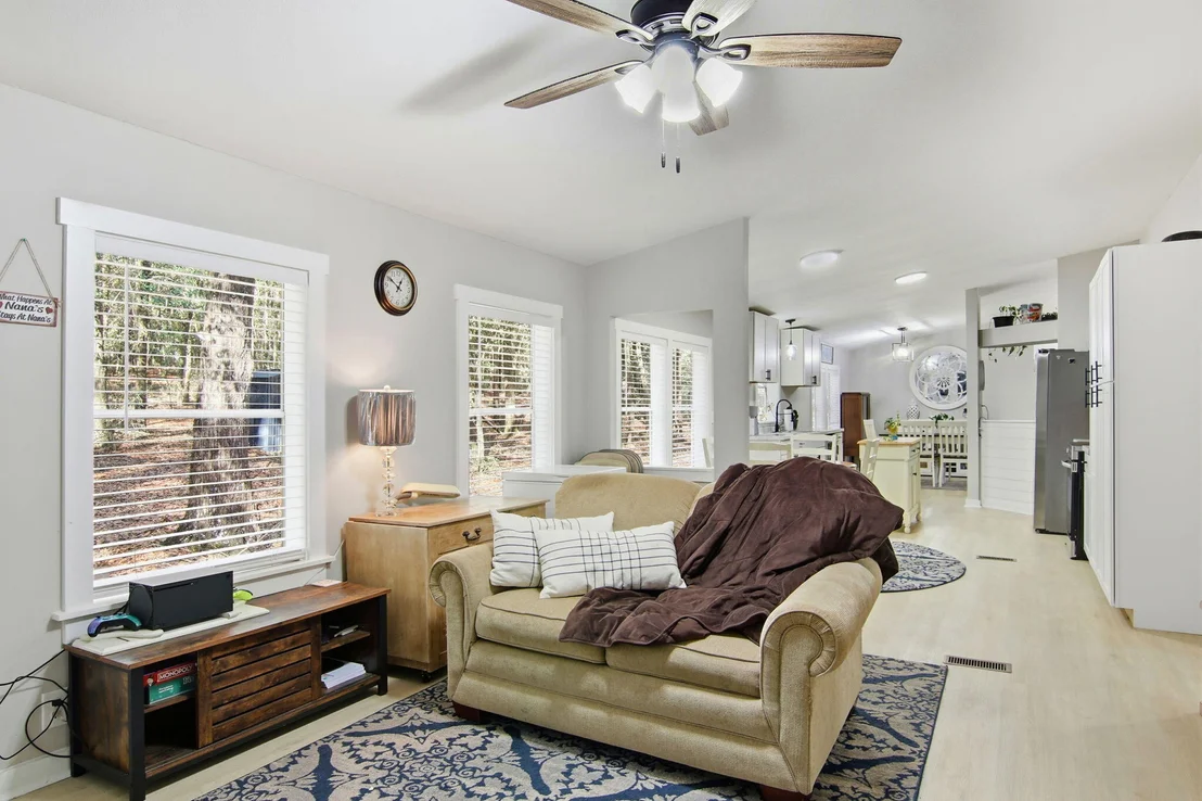 Photo of 6108 Old River Road