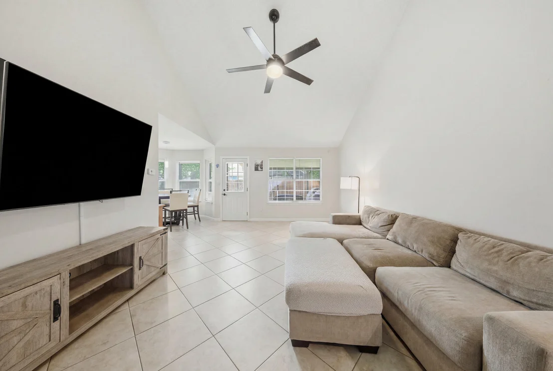 Photo of 2144 Estate Circle