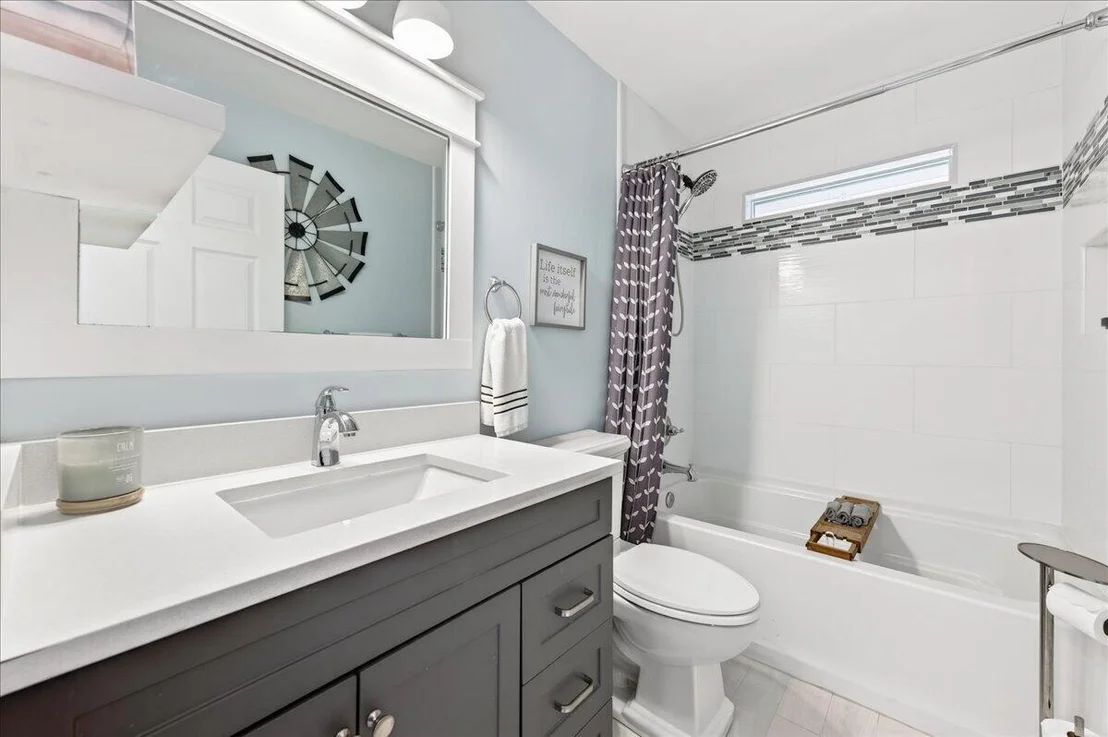 Photo of 627 Bayshore Drive
