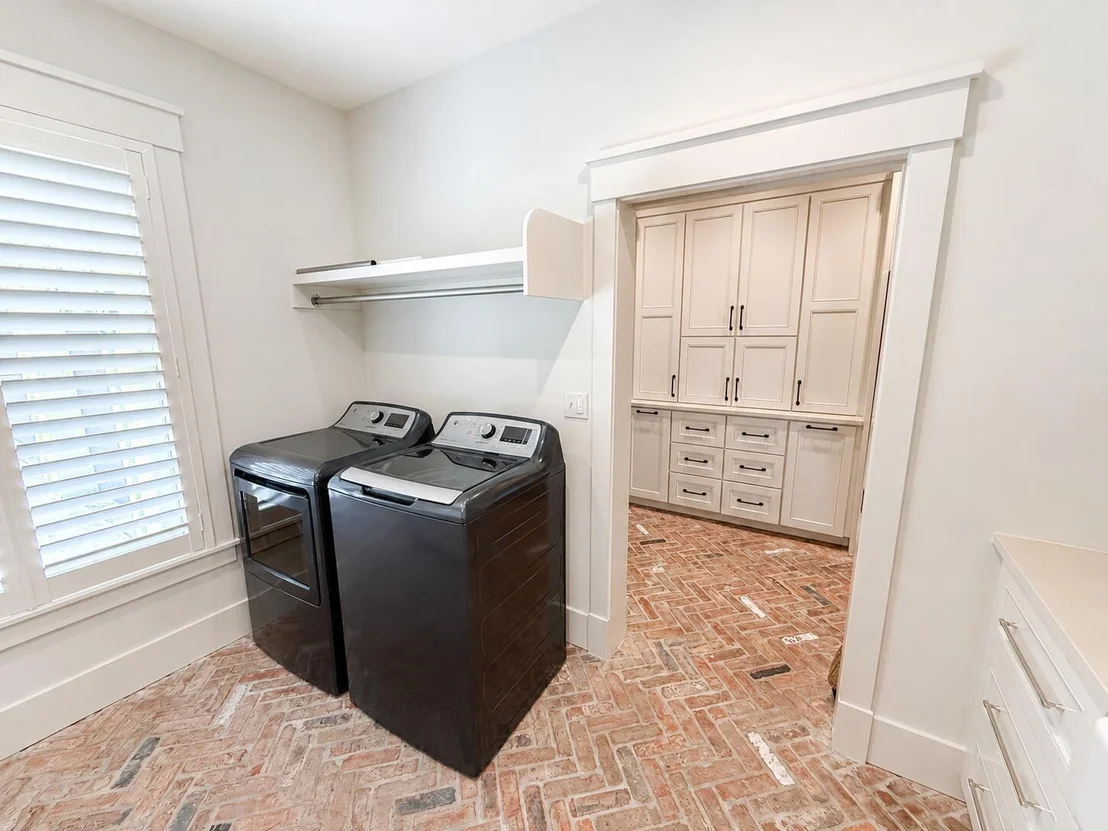 Photo of 932 Shore Drive