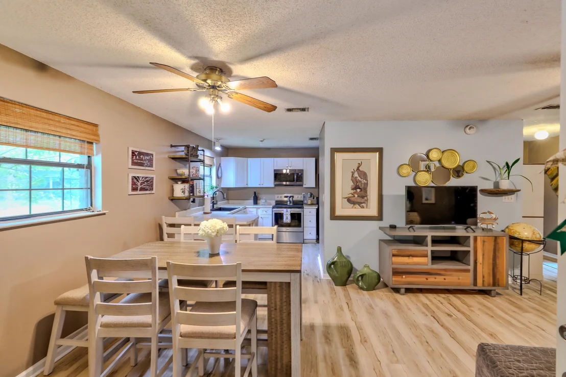 Photo of 11 W Bayou Forest Drive