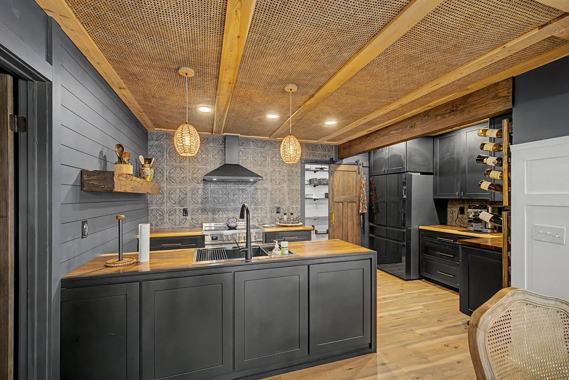 Photo of 1089 Pearson Road
